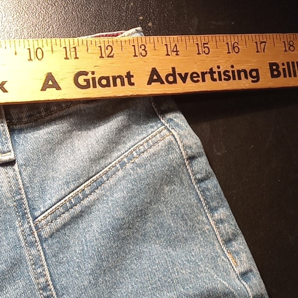 Woman's jeans, good stretch blue. 8 regular. High-rise flare. - Picture 6 of 10